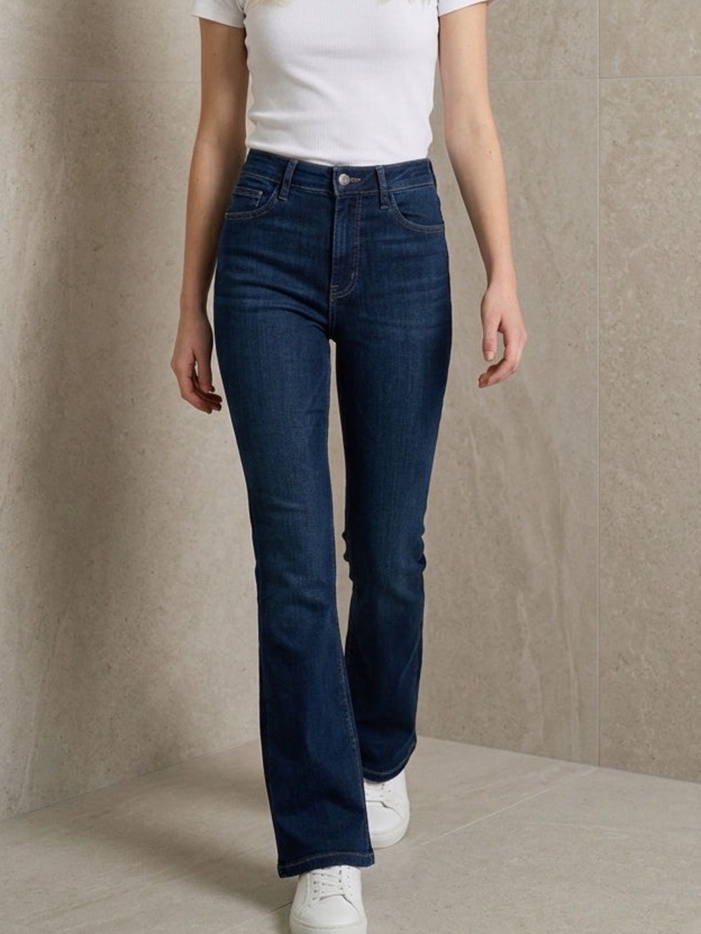White House Black Market High Rise Boot Cut Sculpt Jeans, Sz 2